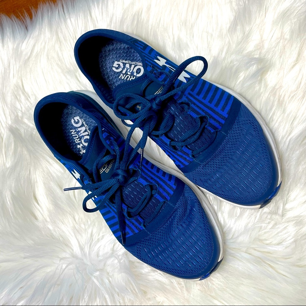 Mens UA Running shoes size 10
